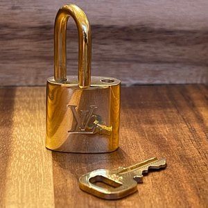 # 316 Authentic Louis Vuitton padlock with key